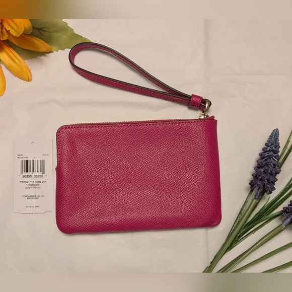 Coach Cross Grain Leather Wristlet in CERISE PINK - NWT - Picture 2 of 4